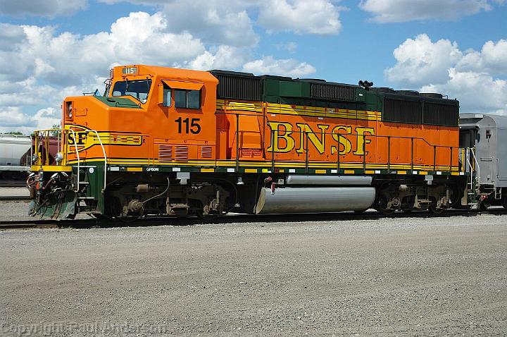 BNSF 115 - GP60M.jpg